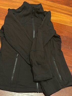 lululemon athletica Black Full-Zip Lightweight Jacket